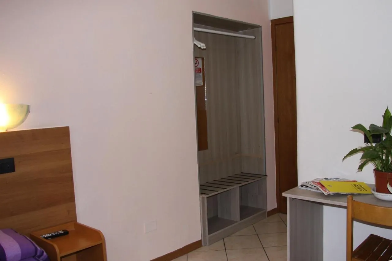 Hotel Adelchi Milan